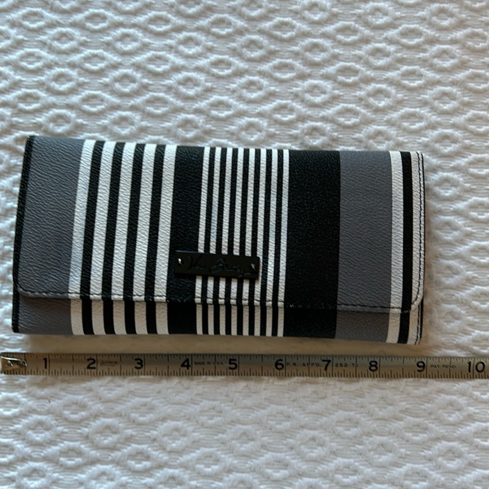 Vera Bradley Textured Wallet - Picture 9 of 11